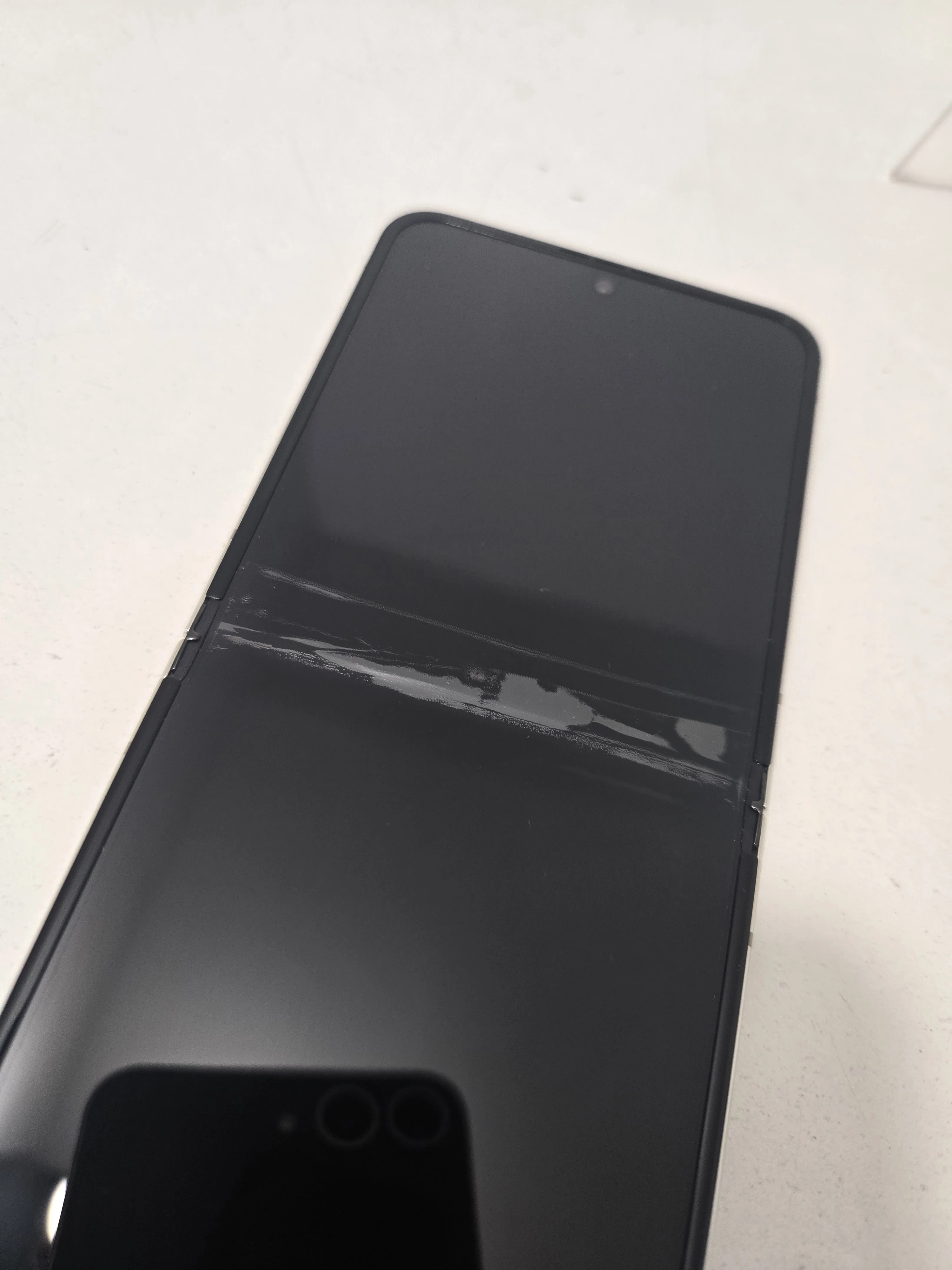 telefon-samsung-galaxy-z-flip-5-fv-220823-transmisja-danych-217-2048