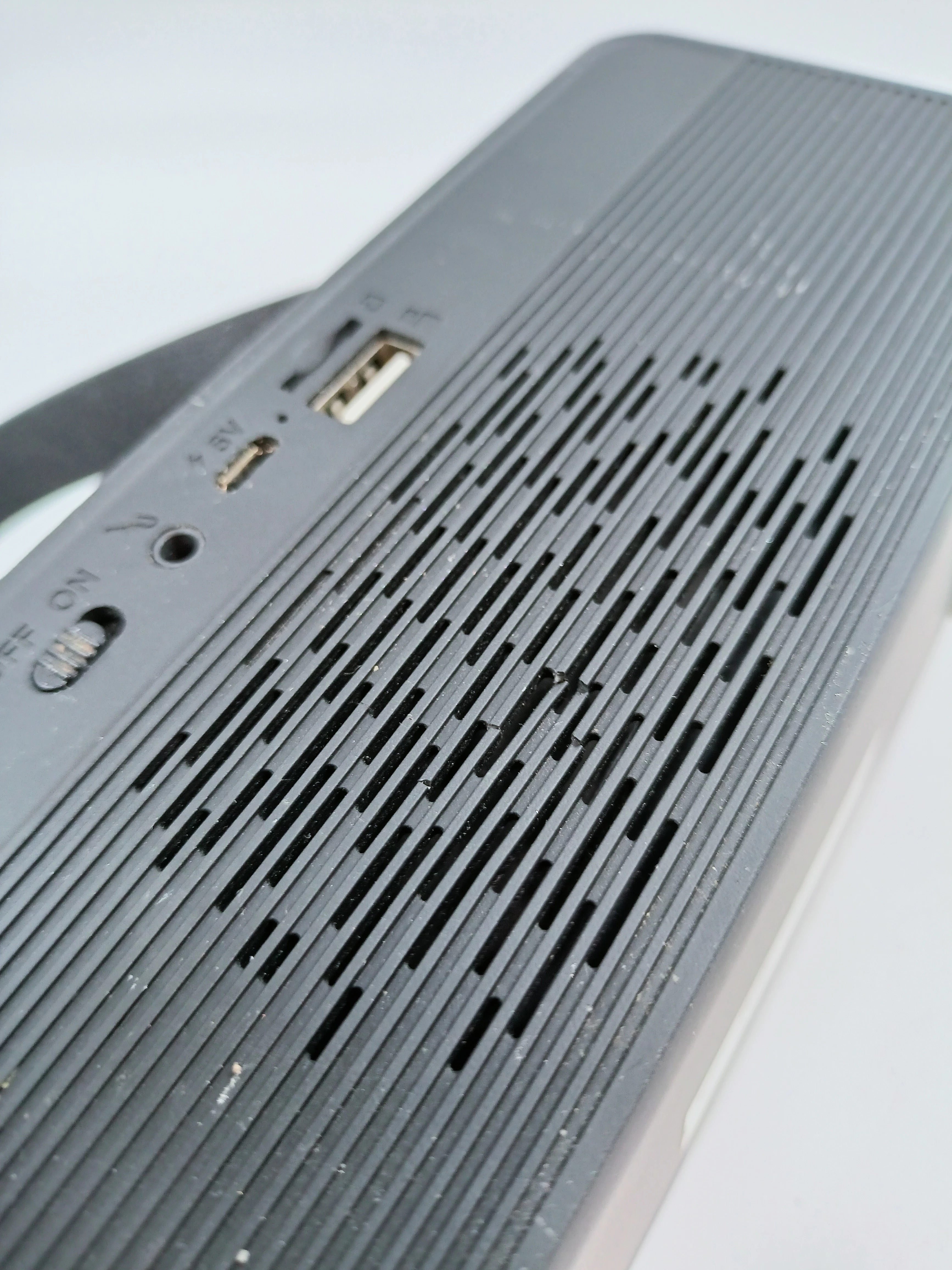 glosnik-czarny-pepco-moc-200