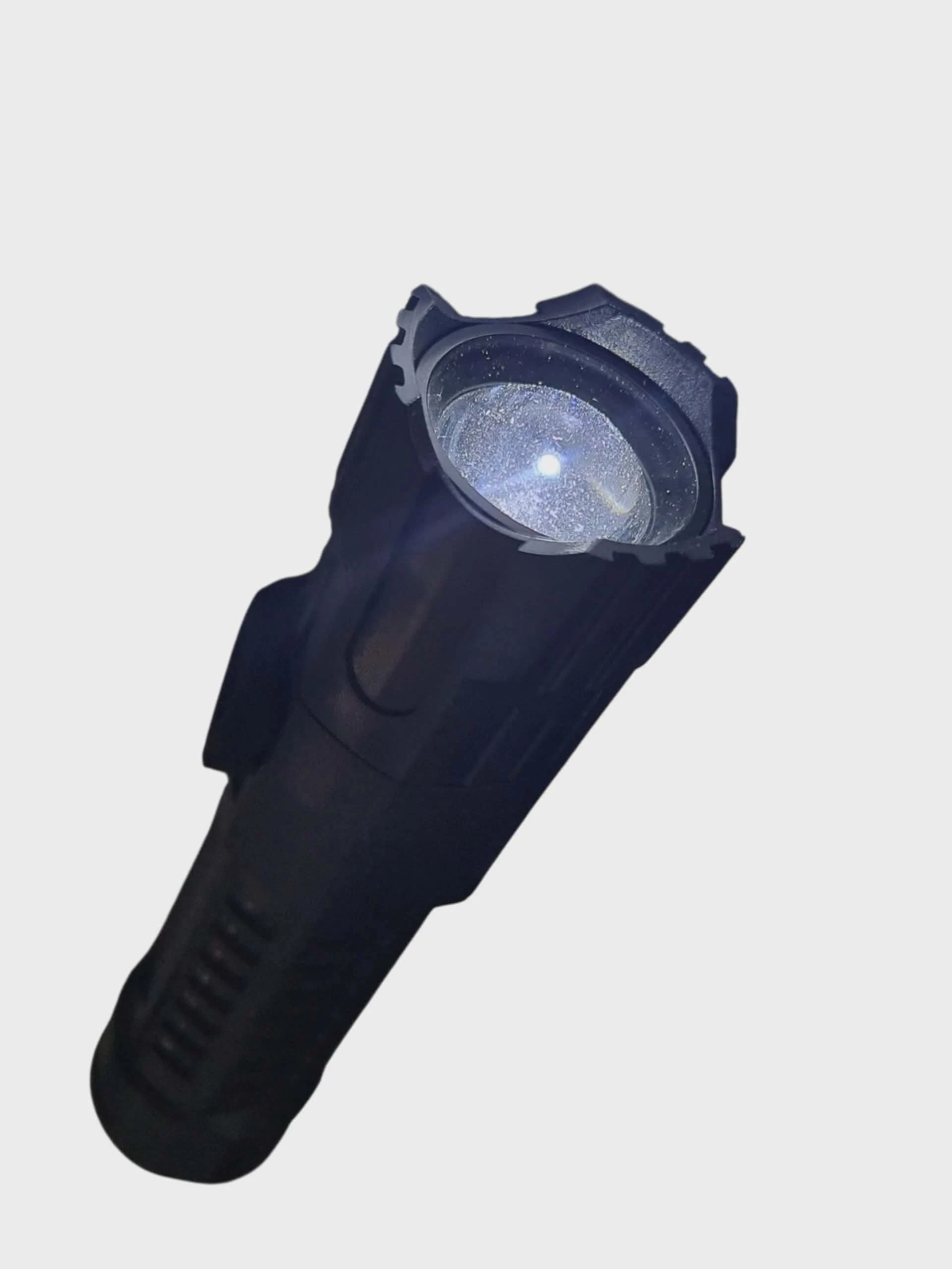 latarka-taktyczna-led-b86-mocna-wojskowa-akumulatorowa-3-tryby-usb-c-stan-11323-1