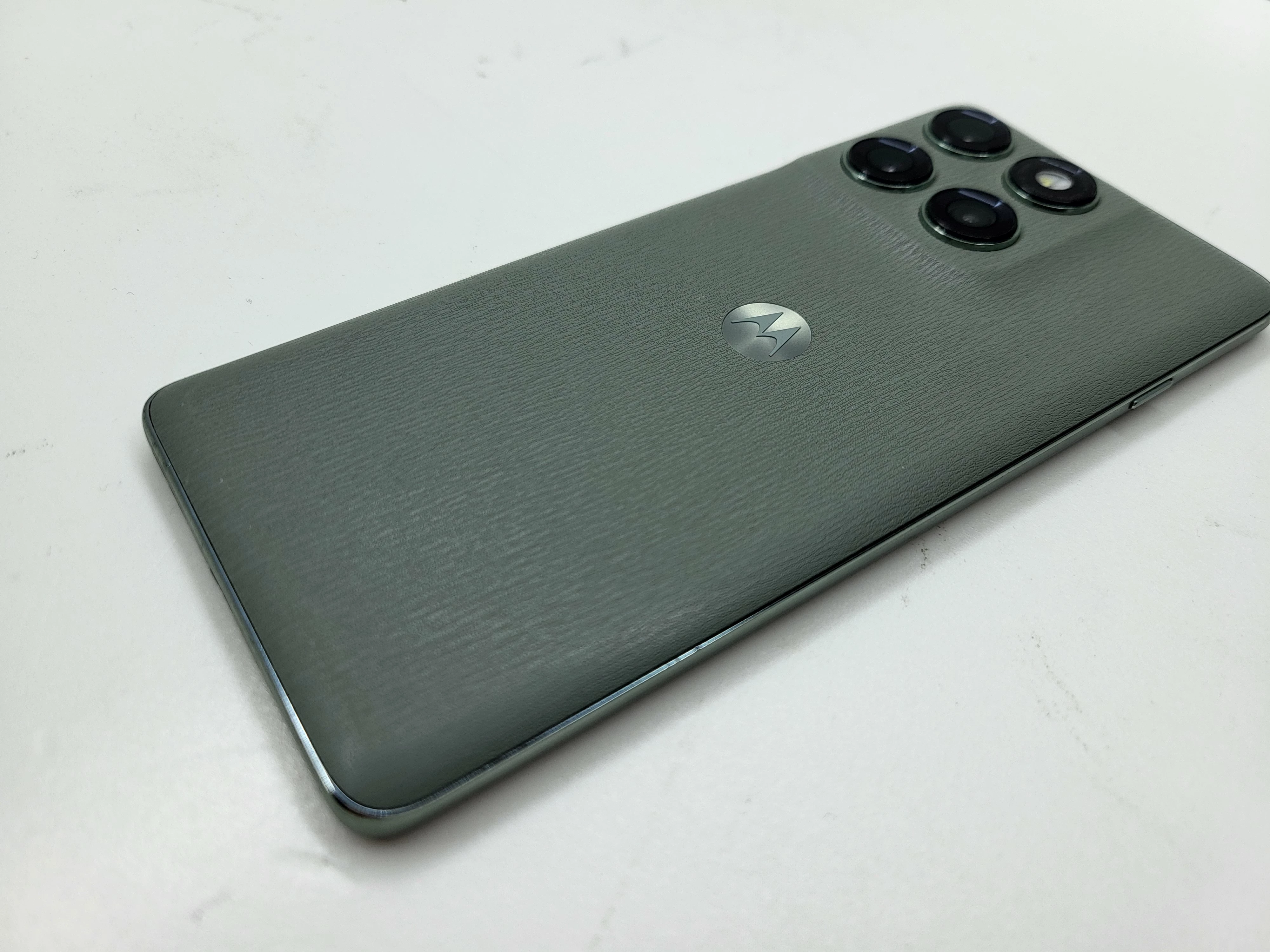 telefon-motorola-edge-60-pro-kod-producenta-840493609355