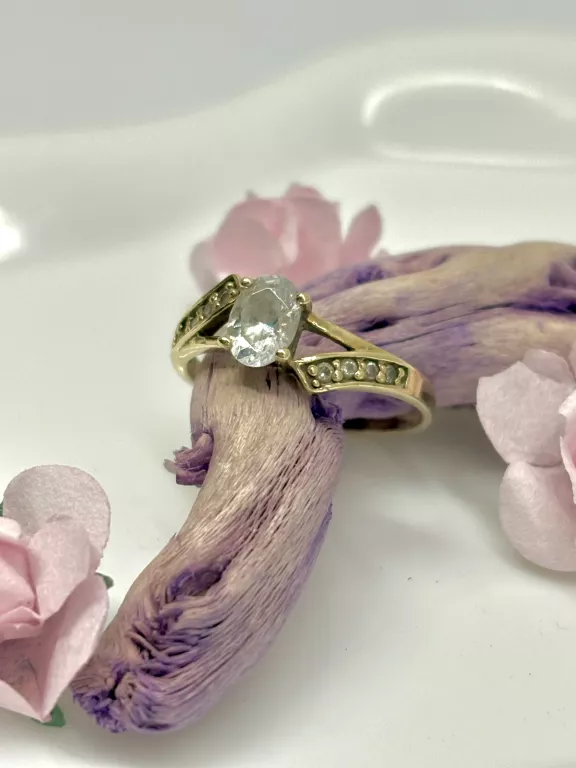 piekny-zloty-pierscionek-material-15835-2