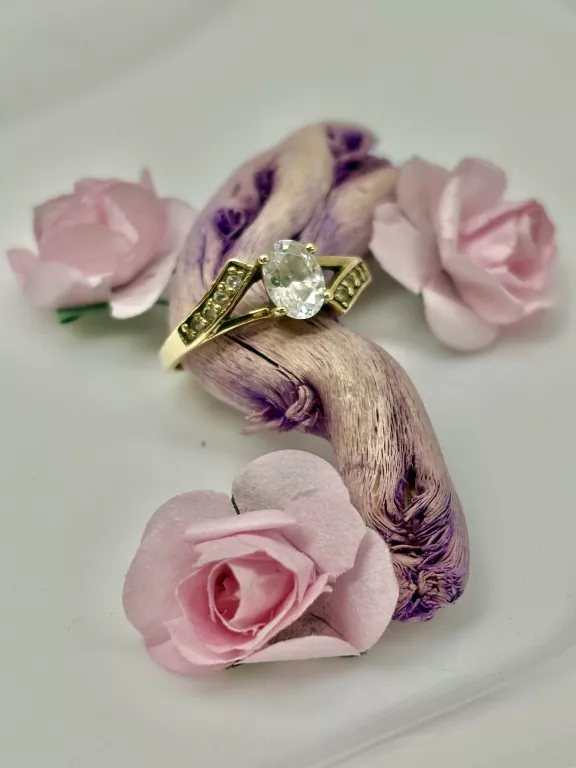 piekny-zloty-pierscionek-rodzaj-2205-2