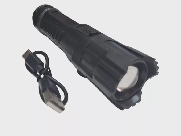 latarka-taktyczna-led-b86-mocna-wojskowa-akumulatorowa-3-tryby-usb-c-sybiru-1-walcz-kwiatek