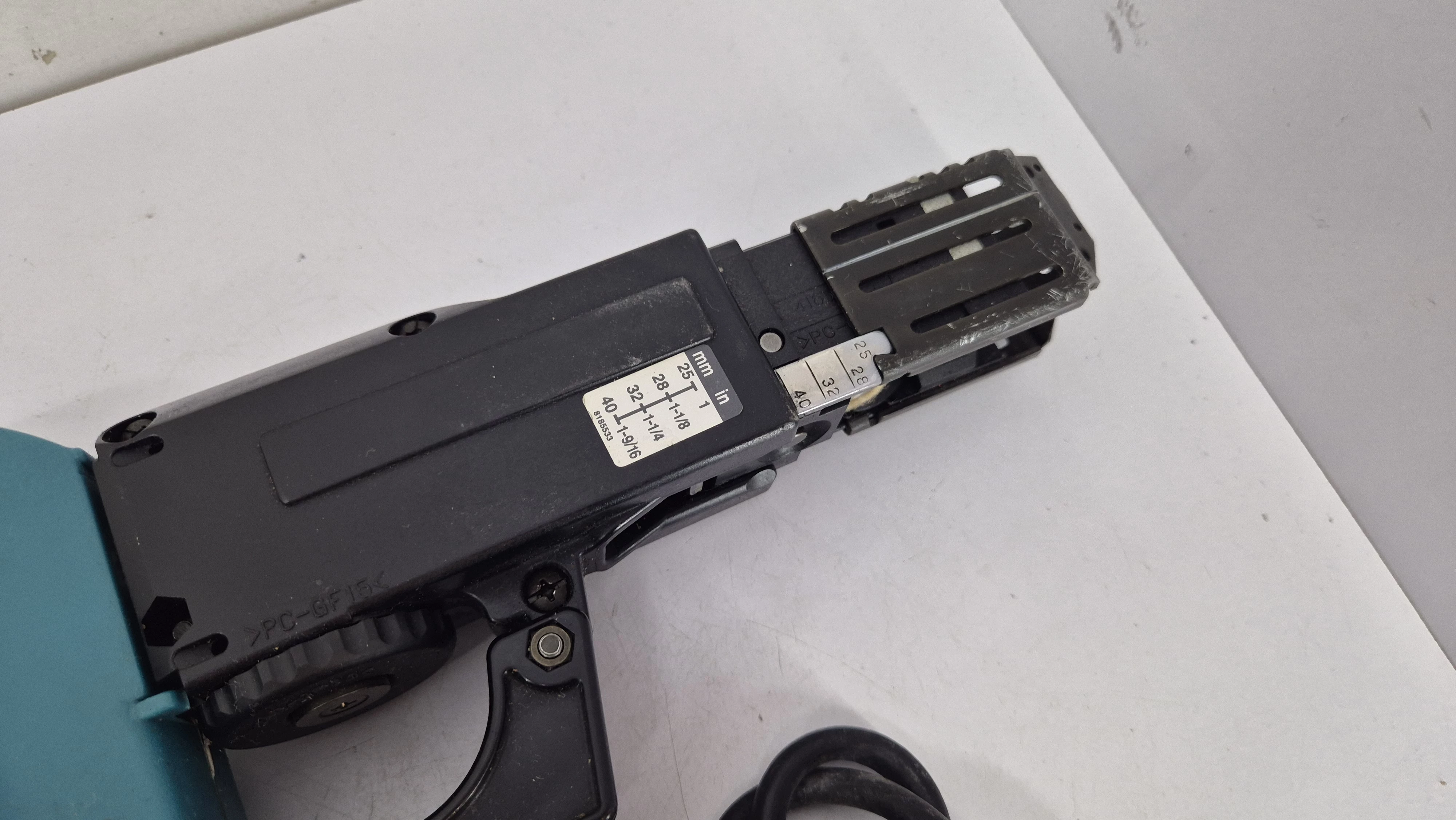 wkretarka-tasmowa-makita-6833-rodzaj-silnika-204657-221321