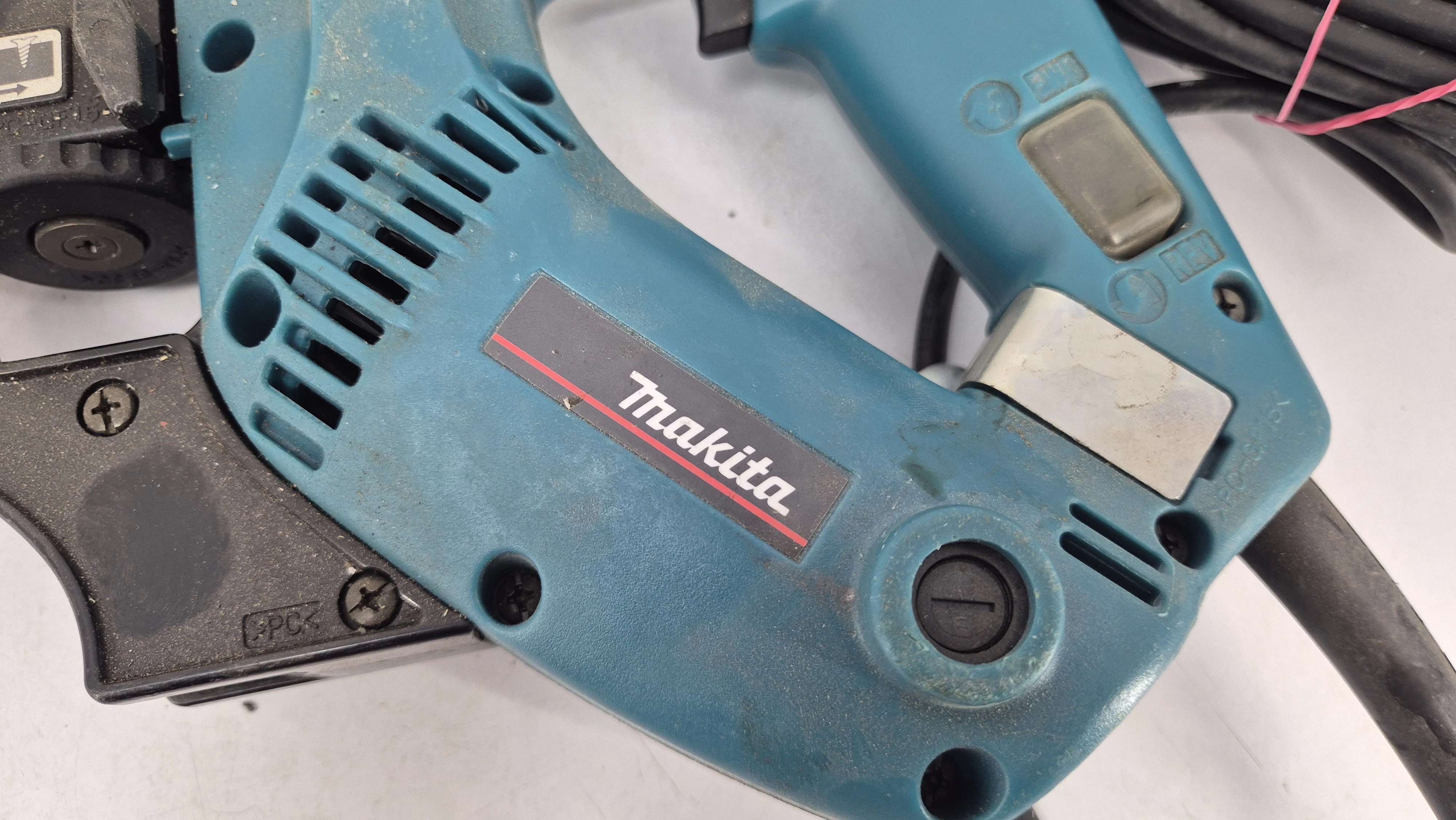 wkretarka-tasmowa-makita-6833-ean-gtin-088381025188