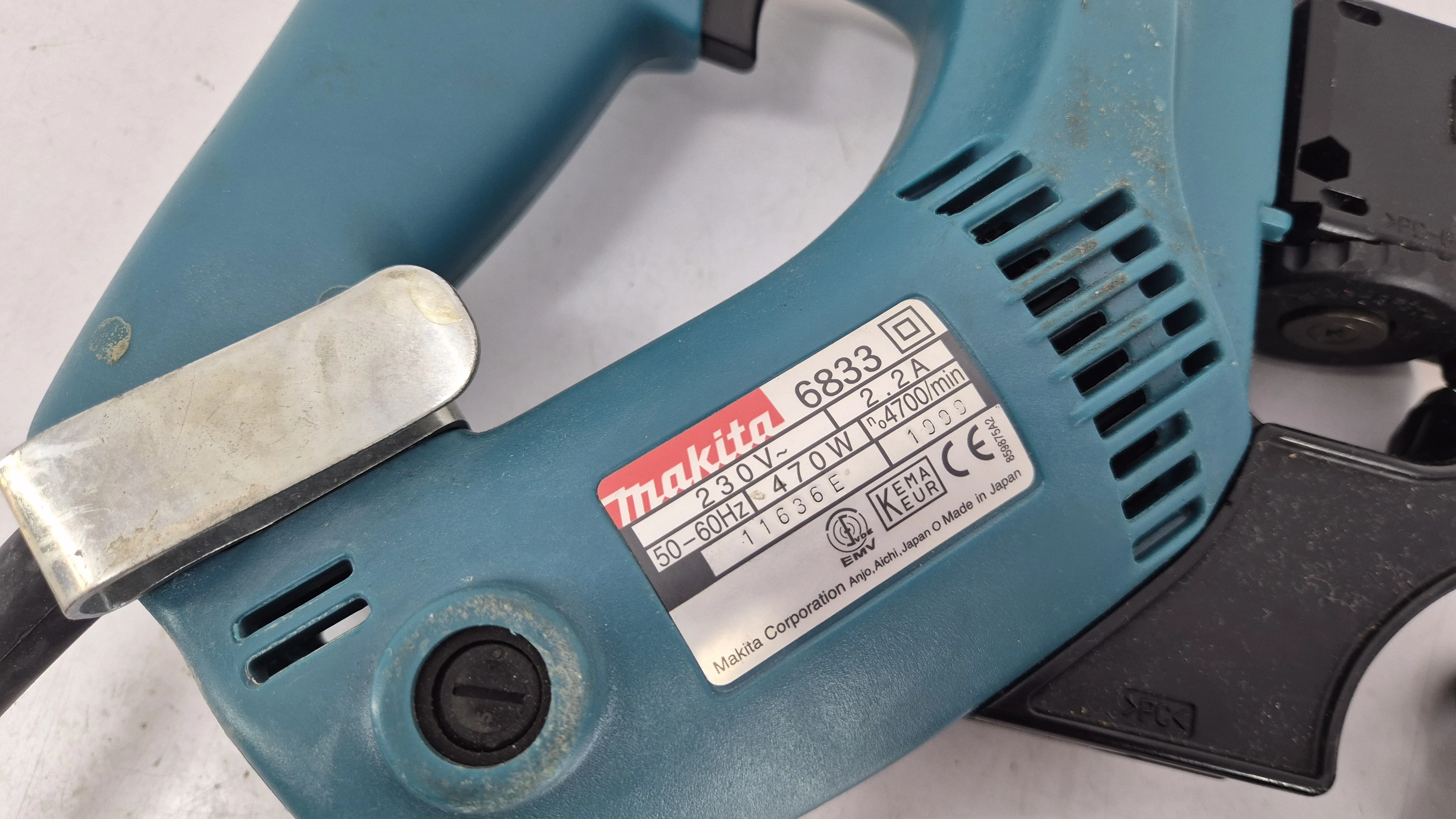 wkretarka-tasmowa-makita-6833-pojemnosc-akumulatora-100