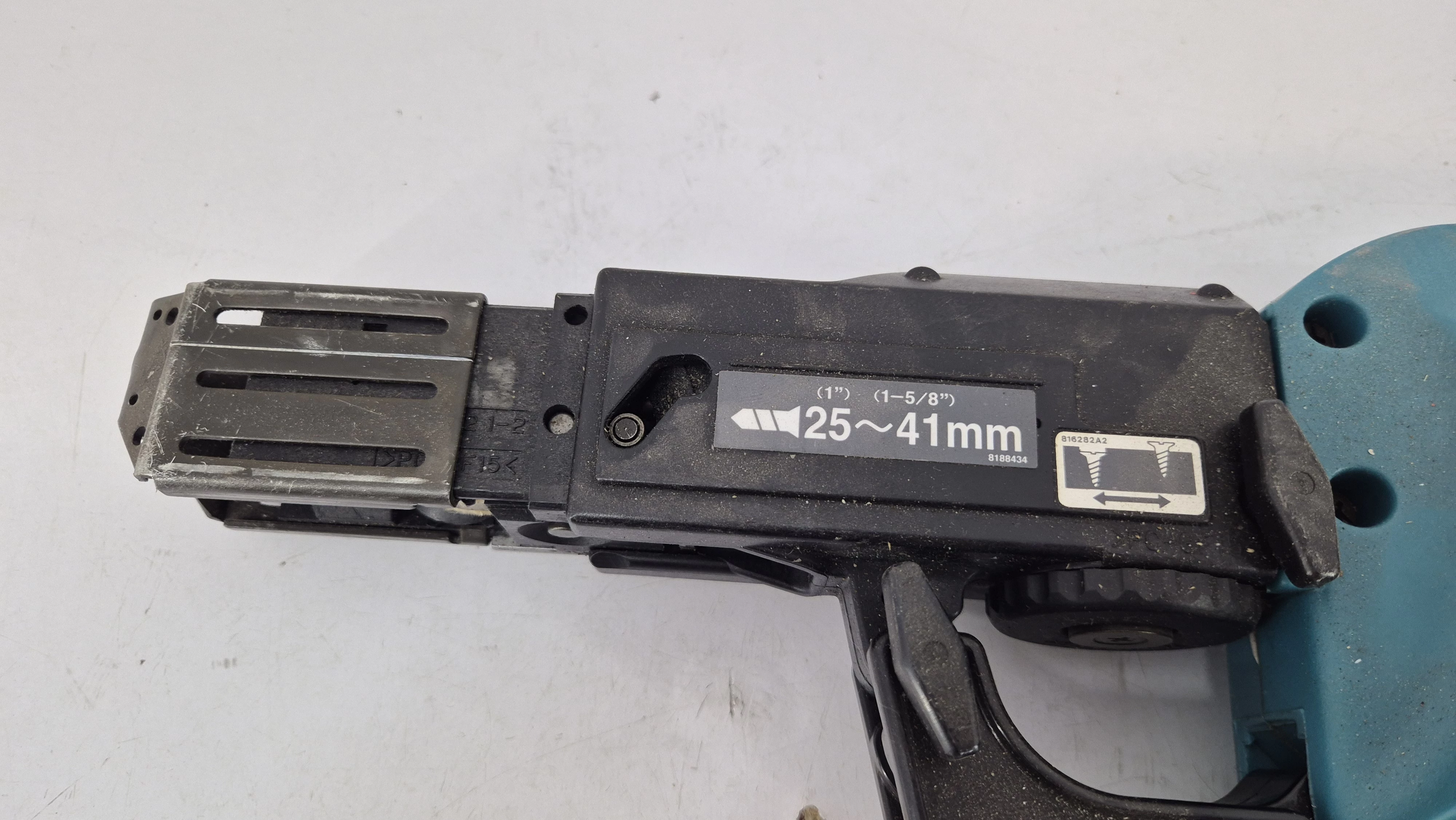 wkretarka-tasmowa-makita-6833-stan-11323-2