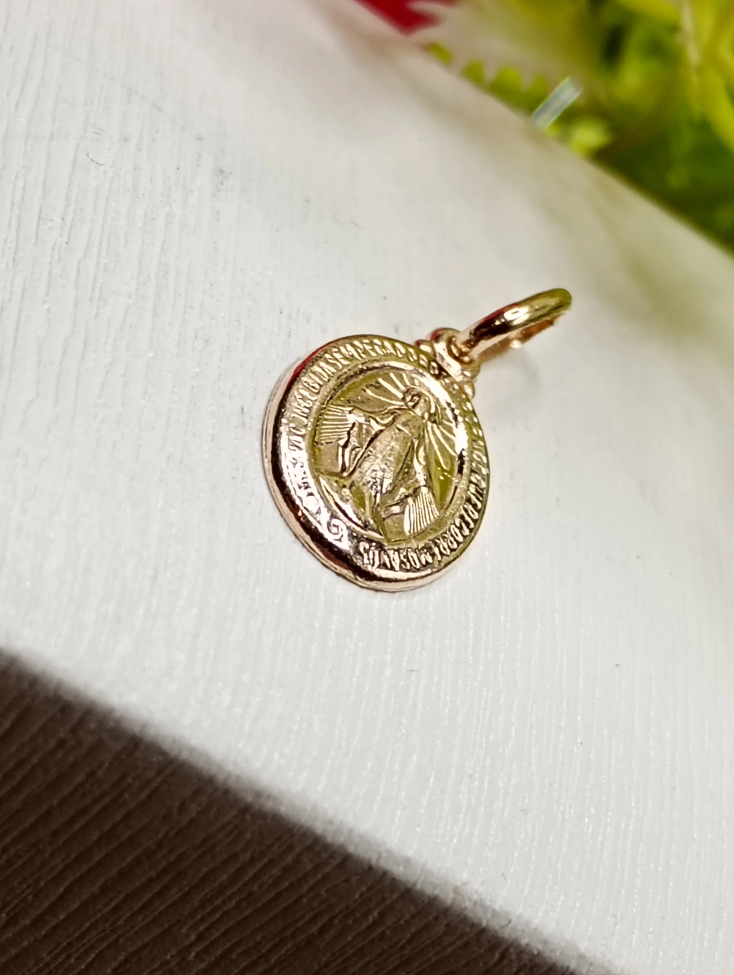 delikatna-zlota-zawieszka-pr-333-waga-069-rodzaj-2205-16