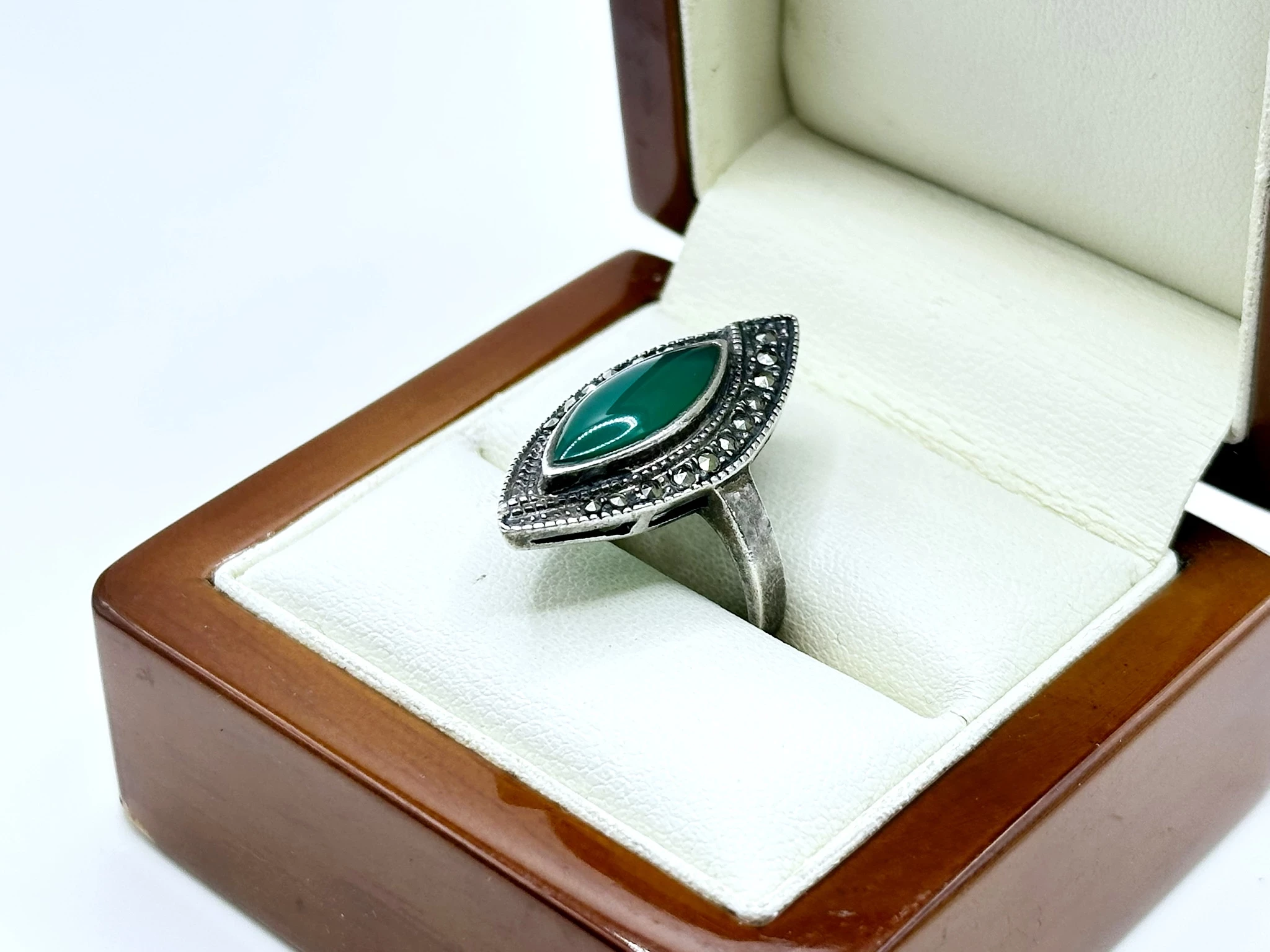 sd133-pierscionek-ze-srebra-z-markazytami-i-zielonym-kamieniem-retro-rozmiarsrednica-wew-mm-372-10