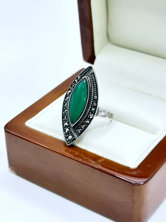 sd133-pierscionek-ze-srebra-z-markazytami-i-zielonym-kamieniem-retro-niepodleglosci-18-wschowa-kamp