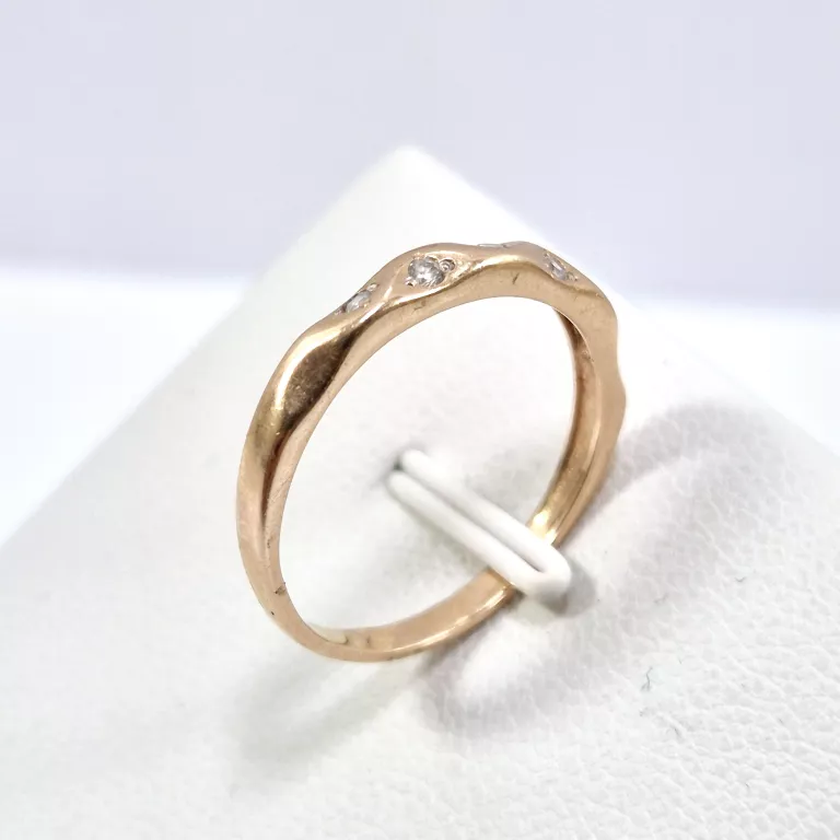 zloty-pierscionek-z-cyrkoniami-pr585-177g-rozm13-rozmiarsrednica-wew-mm-372-13