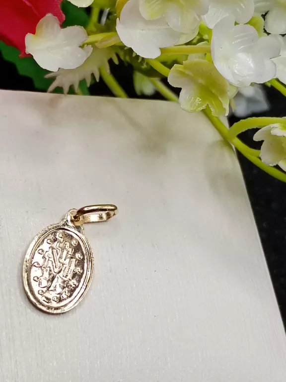 delikatna-zlota-zawieszka-pr-333-waga-069-motyw-129129-21