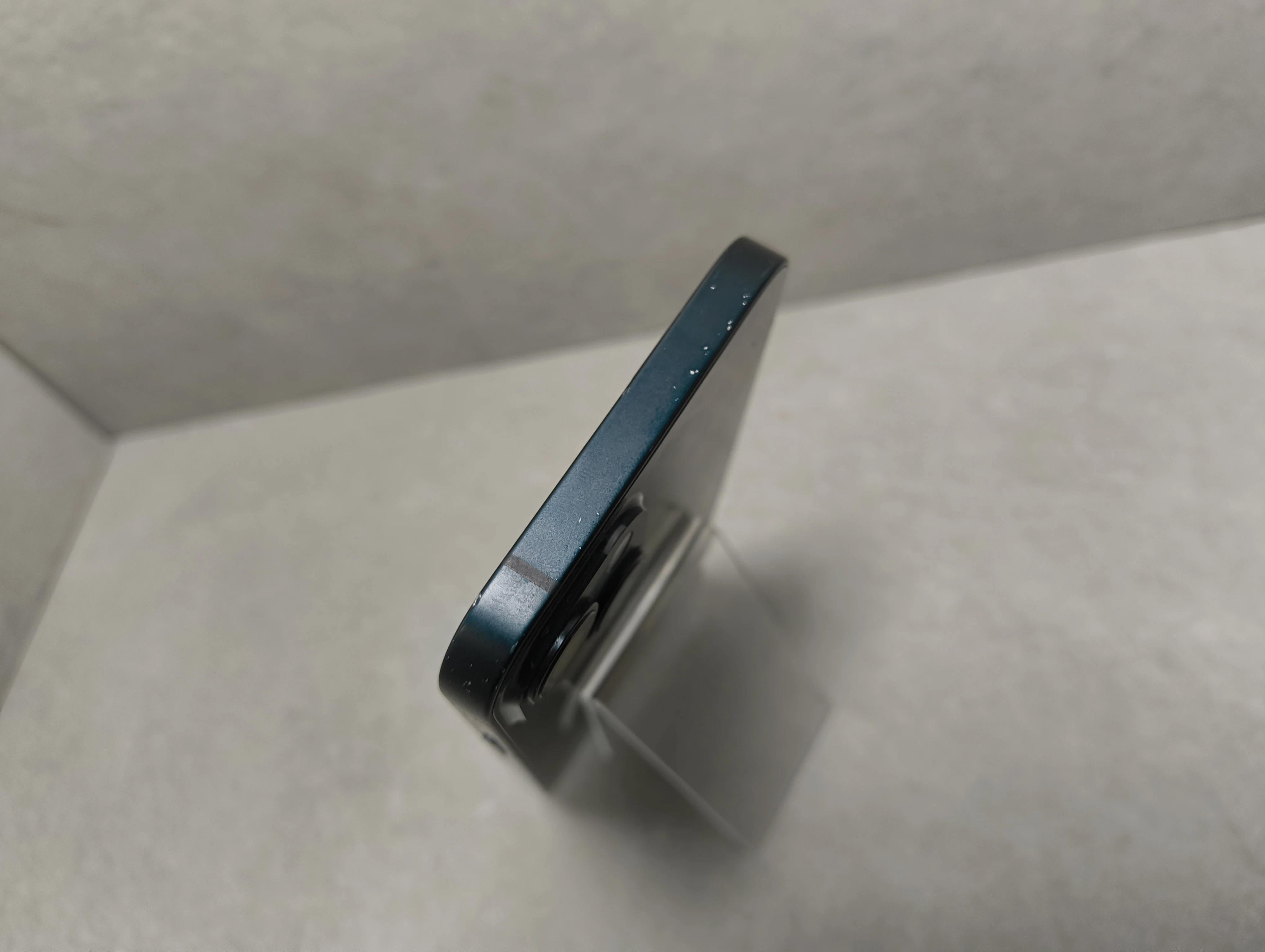 telefon-iphone-14-plus-128gb-pekniety-ekran-stan-11323-2