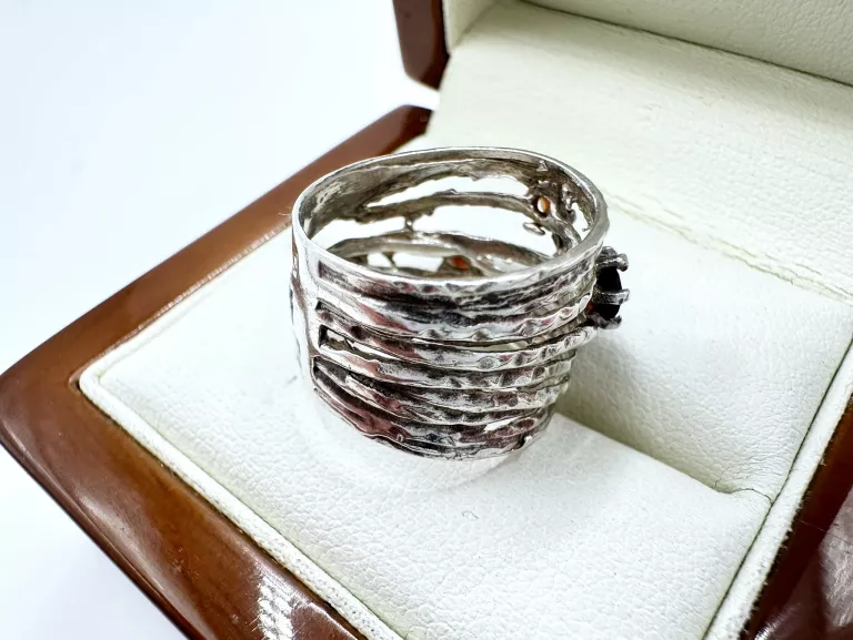 sd132-damski-pierscionek-ze-srebra-925-z-czerwonymi-cyrkoniamii-material-15835-4