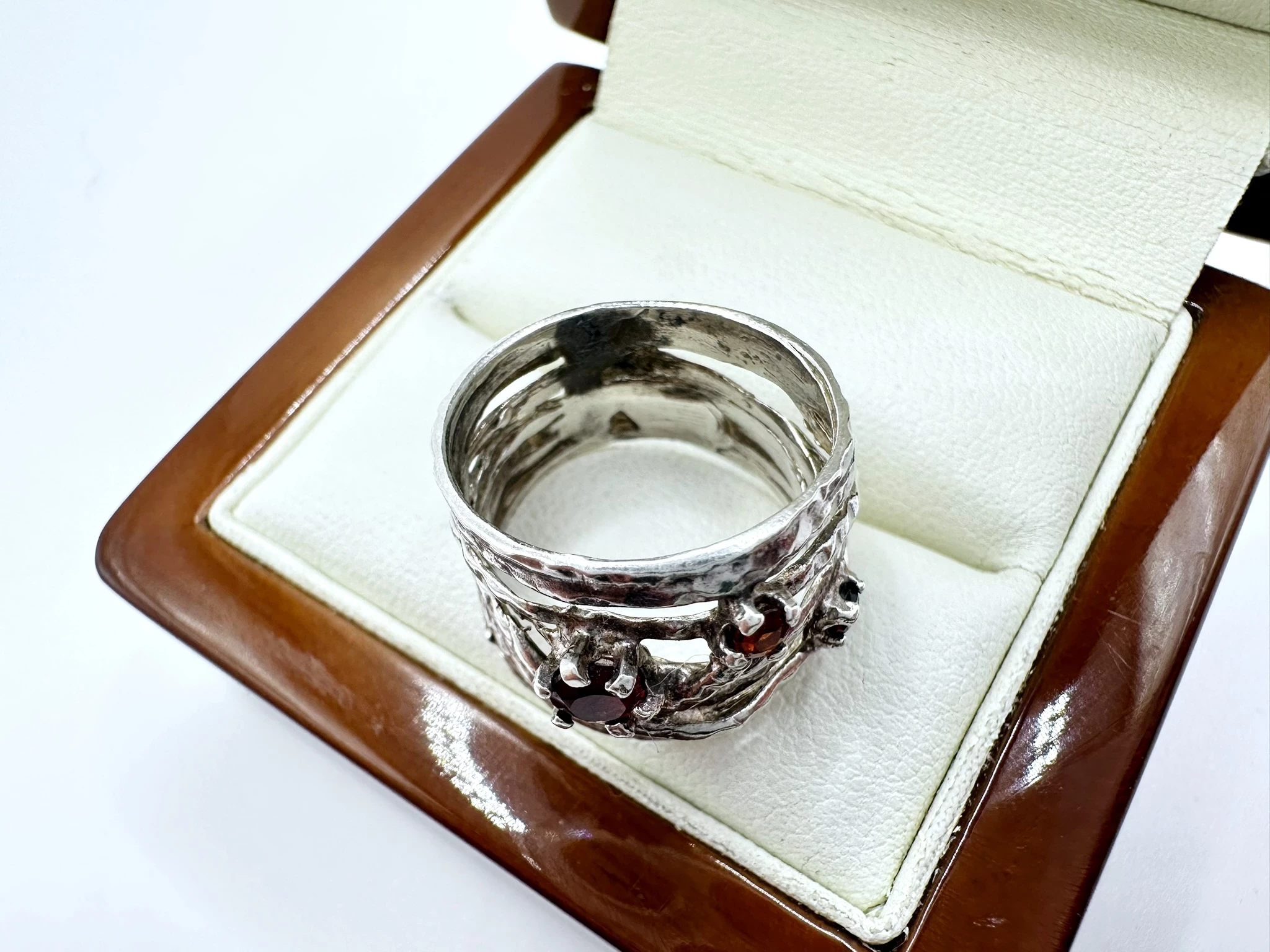 sd132-damski-pierscionek-ze-srebra-925-z-czerwonymi-cyrkoniamii-kamien-17088-128