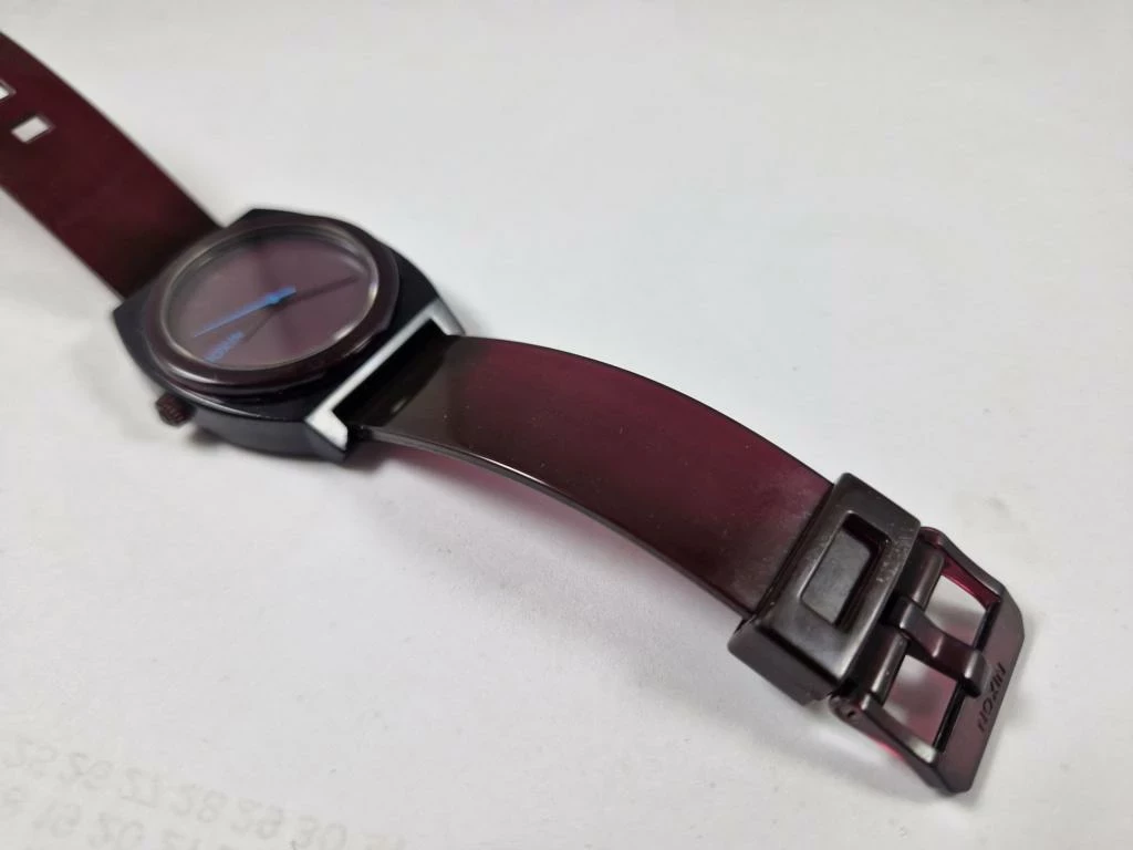 zegarek-damski-nixon-minimal-rodzaj-129220-1