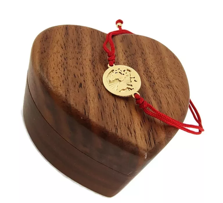 zlota-bransoletka-na-czerwonym-sznurku-z-motywem-swiata-087g-p585-stan-11323-238058