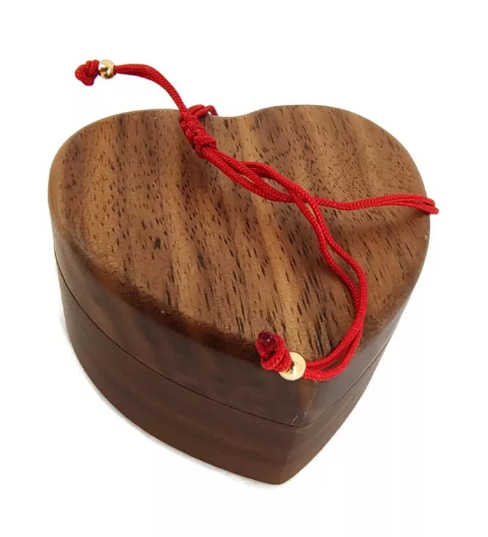 zlota-bransoletka-na-czerwonym-sznurku-z-motywem-swiata-087g-p585-rodzaj-2205-2