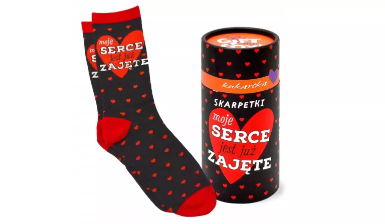 skarpetki-w-tubie-czarno-czerwone-moje-serce-jest-juz-zajete-traugutta-85-wroclaw