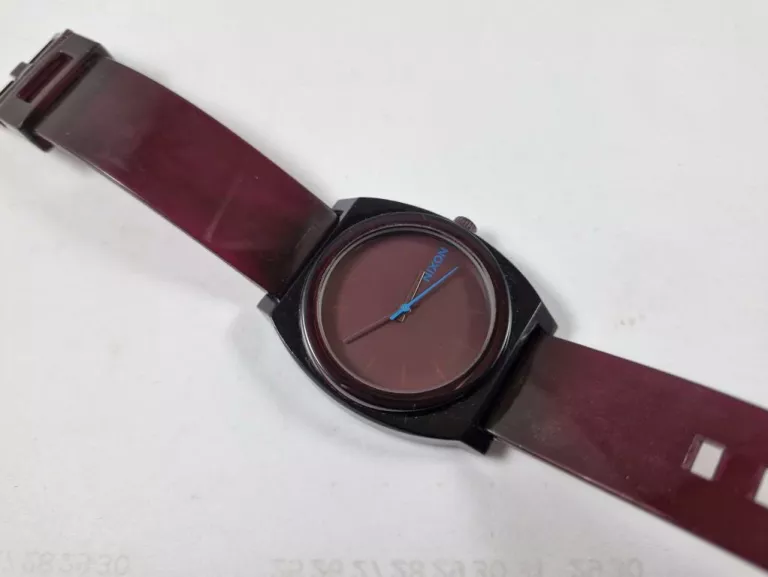 zegarek-damski-nixon-minimal-ean-gtin-3608701019047