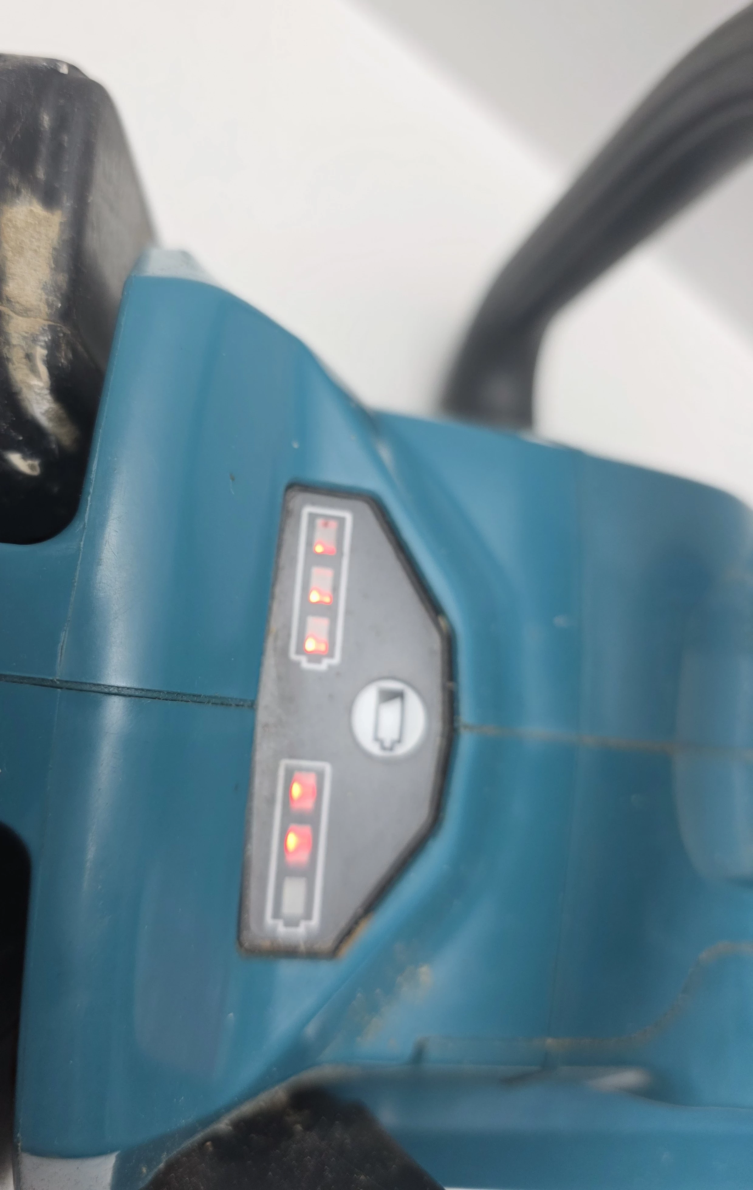 pila-akumulatorowa-makita-duc353-aku-40ah-aku-50ah-dlugosc-prowadnicy-35