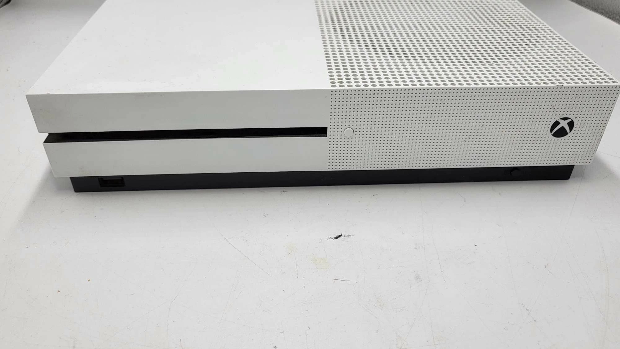 konsola-xbox-one-s-stan-11323-2