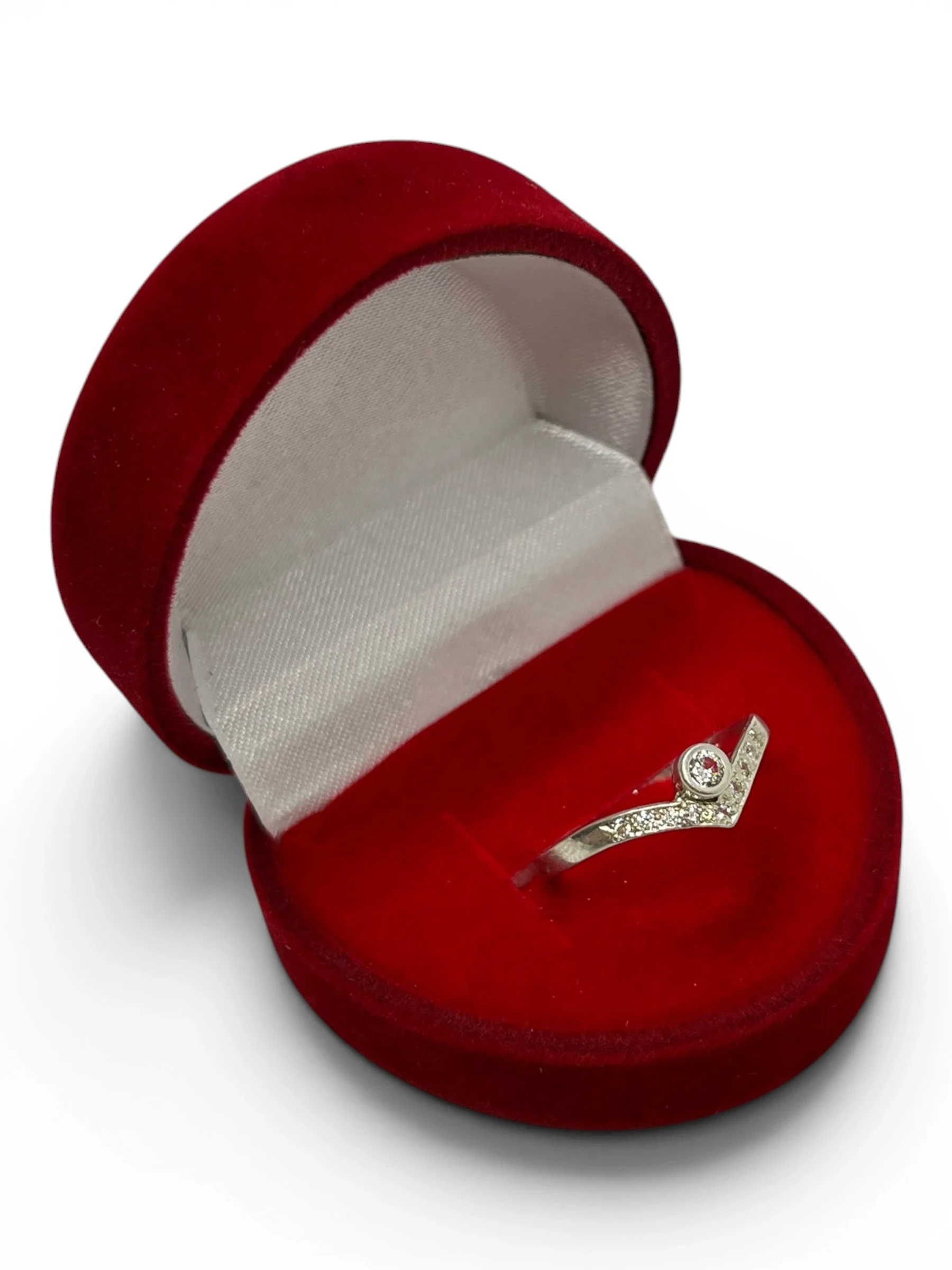 delikatny-srebrny-pierscionek-z-cyrkoniami-11g-p925-rozmiar-14-rodzaj-2205-2