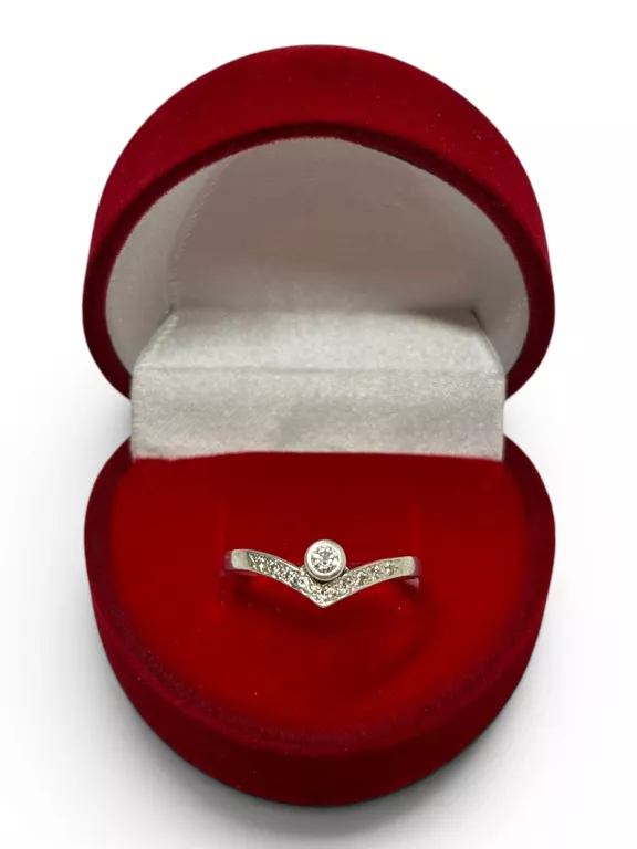 delikatny-srebrny-pierscionek-z-cyrkoniami-11g-p925-rozmiar-14-stan-11323-2