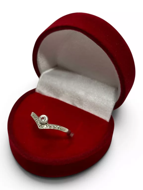 delikatny-srebrny-pierscionek-z-cyrkoniami-11g-p925-rozmiar-14-reja-28-lebork-kwiatek