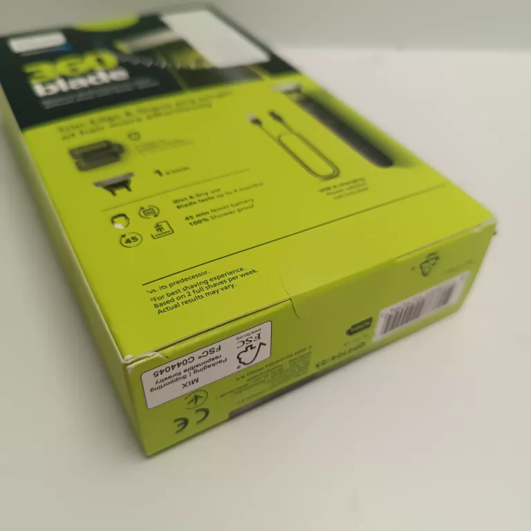 golarka-philips-oneblade-z-ostrzem-360-i-3-nasadkami-do-zarostu-qp272423-kolor-dominujacy-129357-3