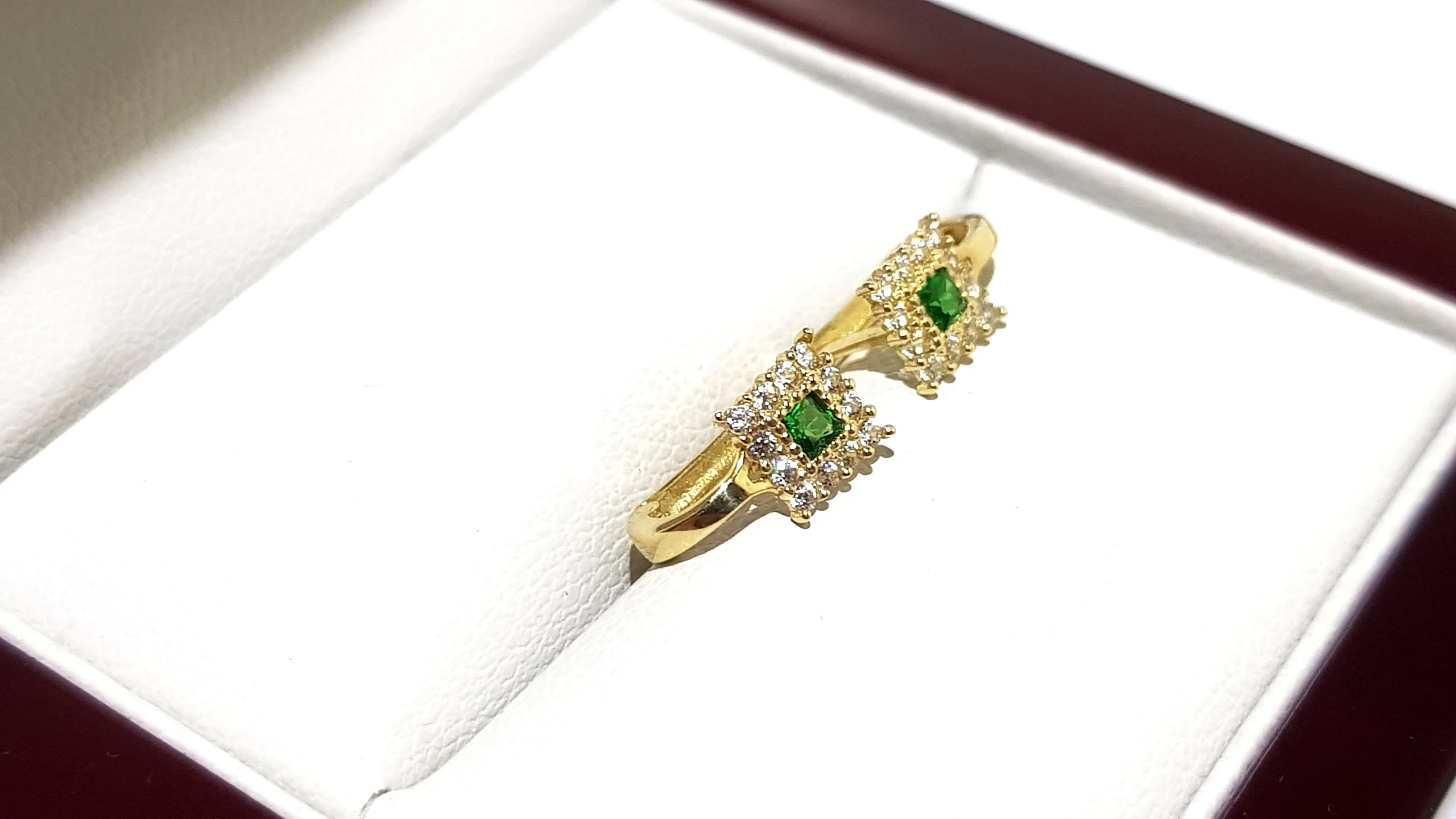 wyrob-jubilerski-uzywany-zlote-kolczyki-kwadratowe-zielone-585-05cm-09g-ean-gtin-5907317144500