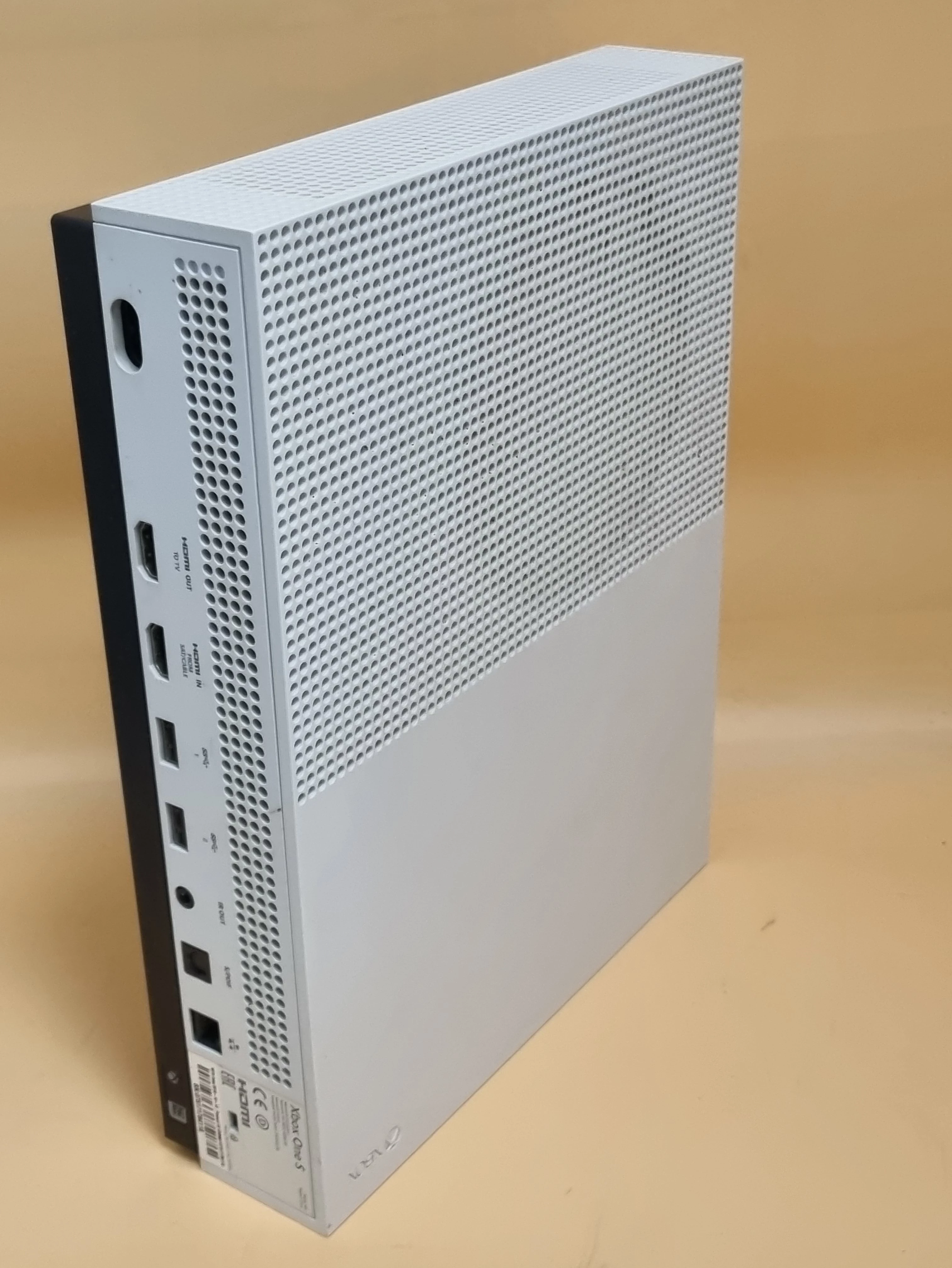 konsola-xbox-one-s-1tb-1681-kolor-249512-1647414