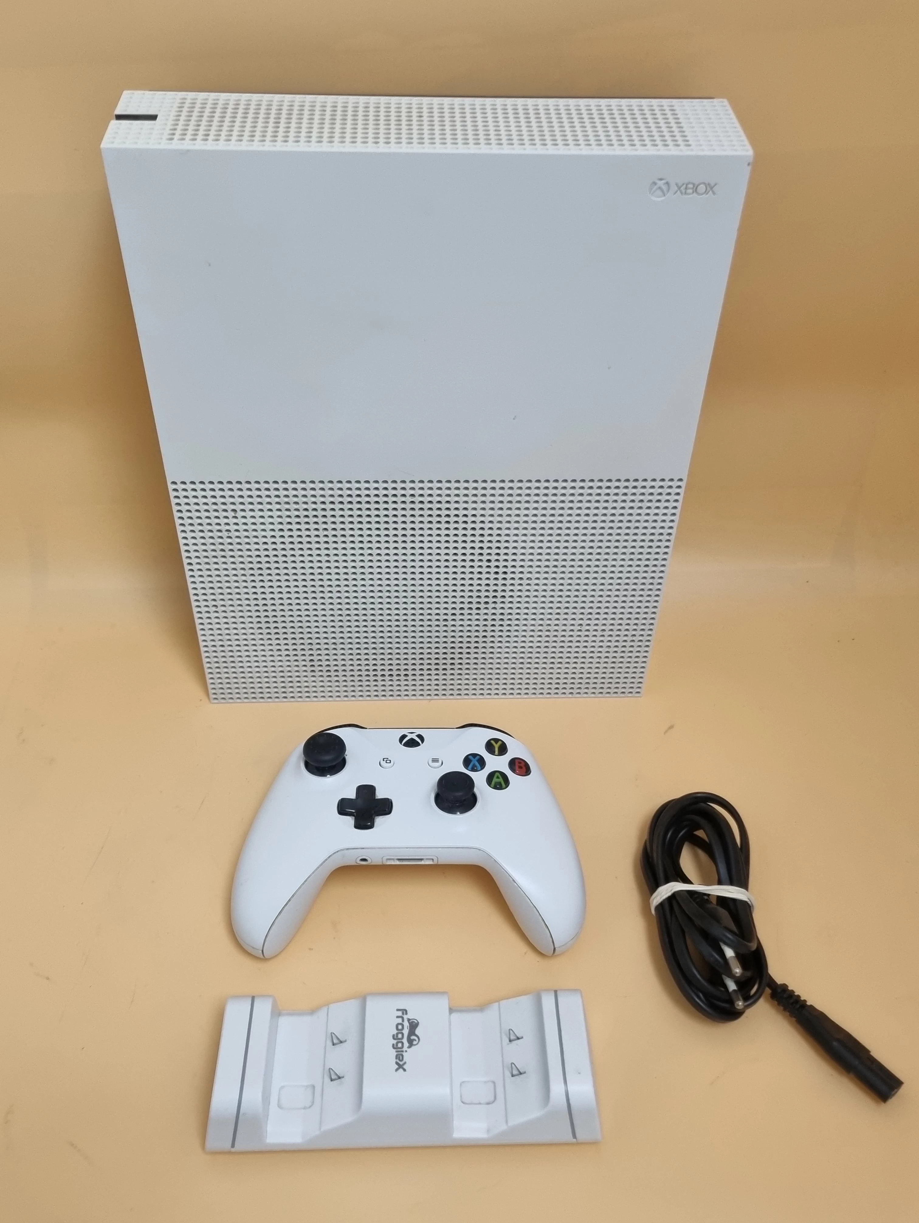 konsola-xbox-one-s-1tb-1681-producent-248914-1988163