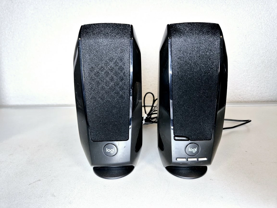 glosniki-komputerowe-logitech-oem-s-150-black-stan-11323-2