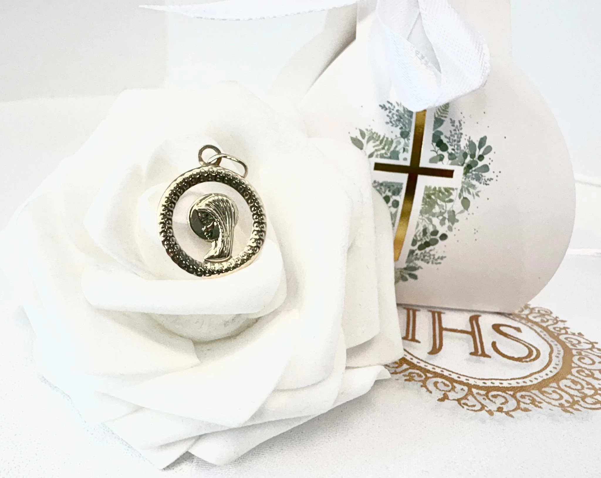 piekna-zlota-zawieszka-okragla-matka-boska-pr-585-091gr-a-ean-gtin-6932308200049