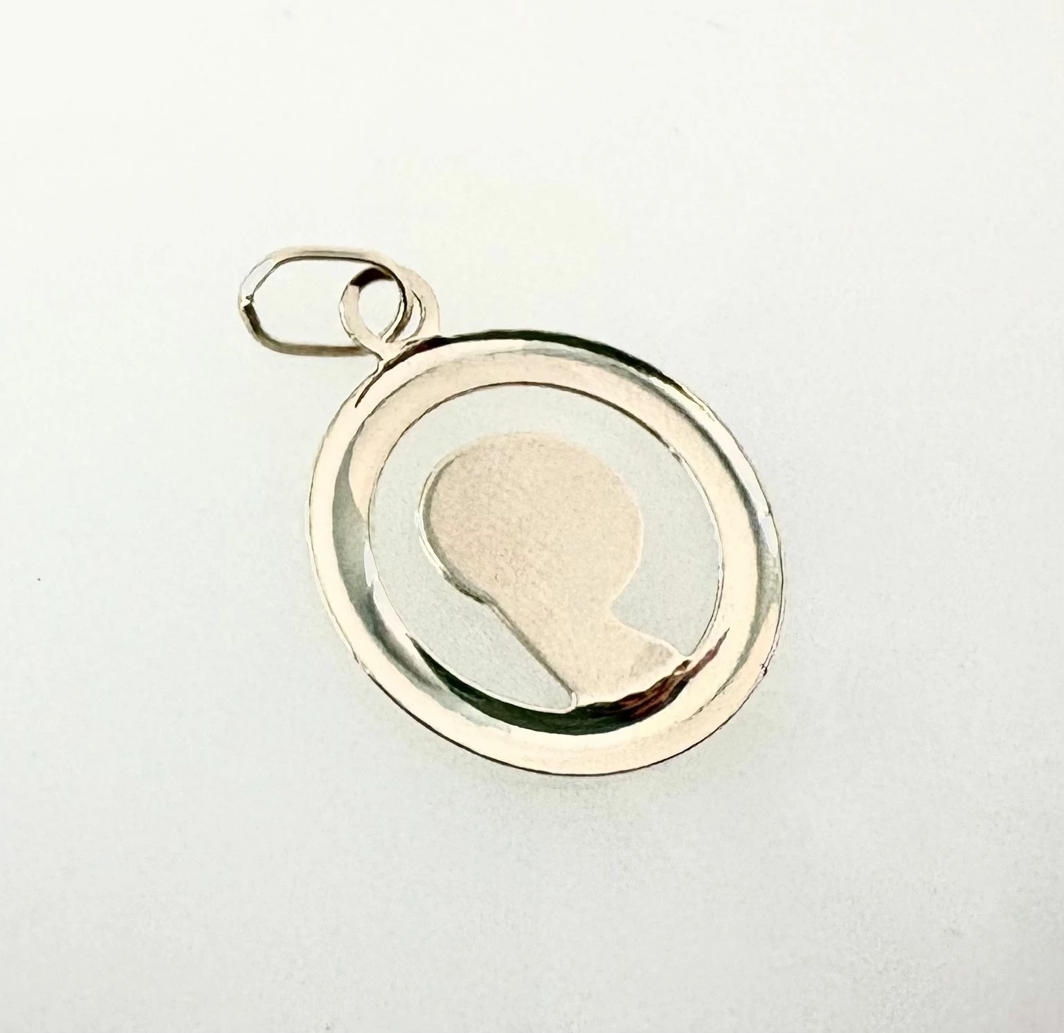 piekna-zlota-zawieszka-okragla-matka-boska-pr-585-091gr-a-stan-11323-238058