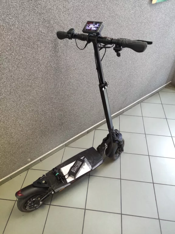 hulajnoga-elektryczna-ruptor-r1-lite-v2-ladowarka-ean-gtin-5901821996433