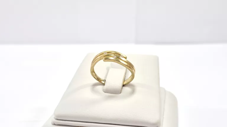 zloty-pierscionek-184g-333-cyrkonie-r15-ean-gtin-5905868202366