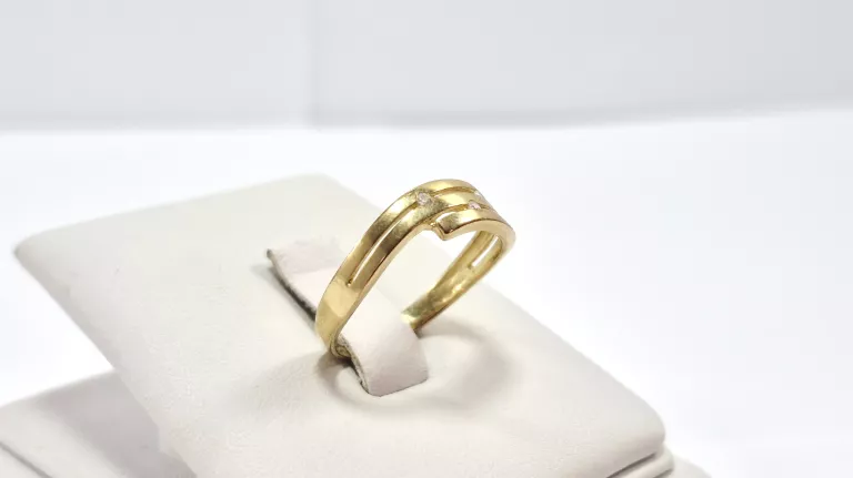 zloty-pierscionek-184g-333-cyrkonie-r15-rodzaj-2205-2