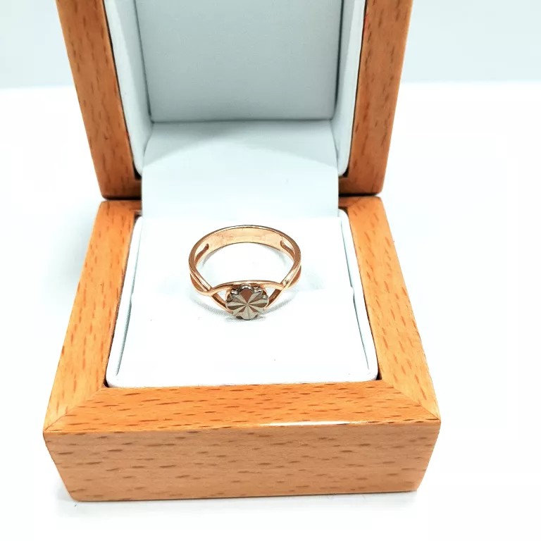 zloty-pierscionek-p585-278g-material-15835-2
