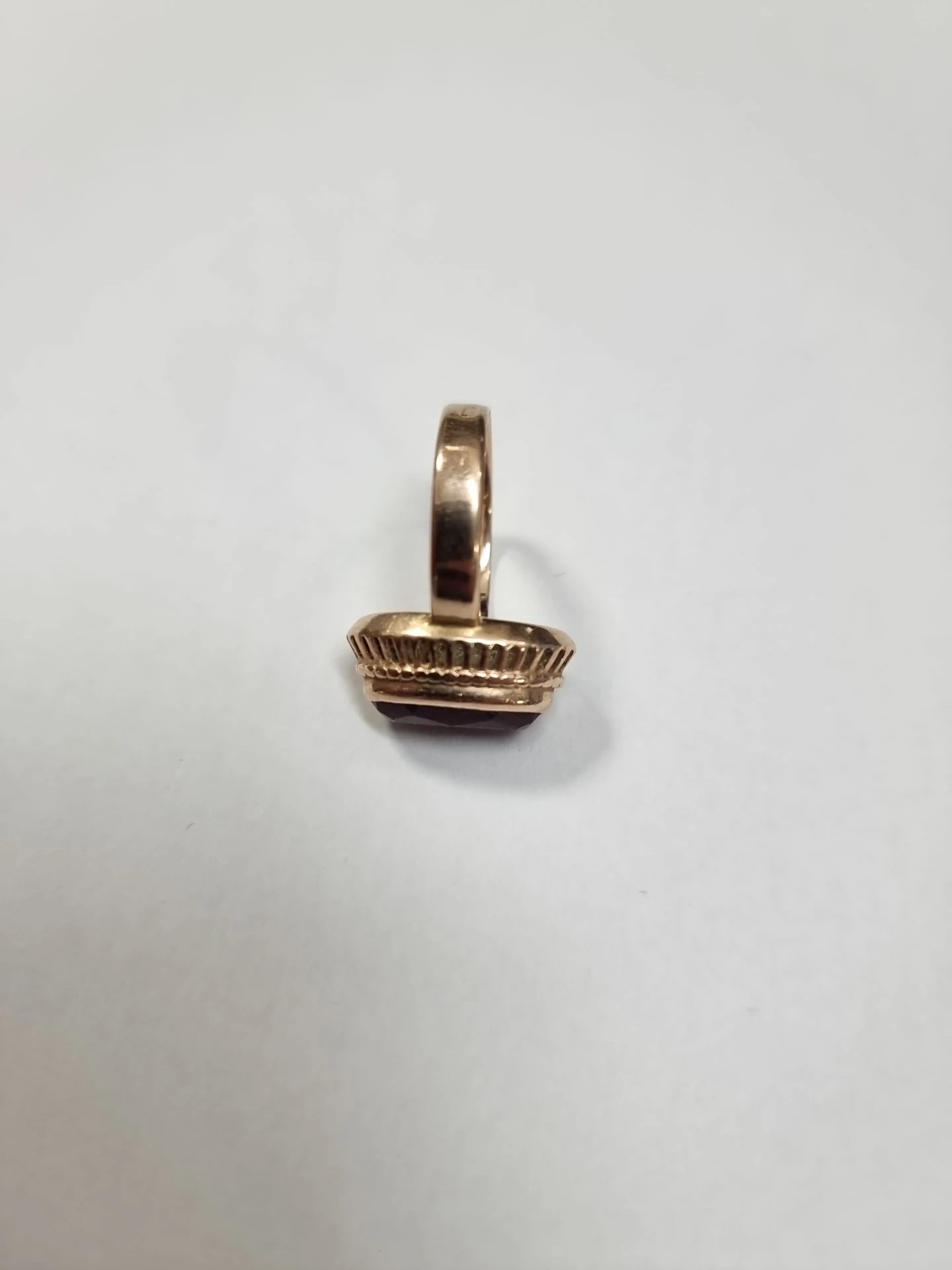 pierscionek-585-czerwone-oczko-575g-15-kamien-17088-4194304