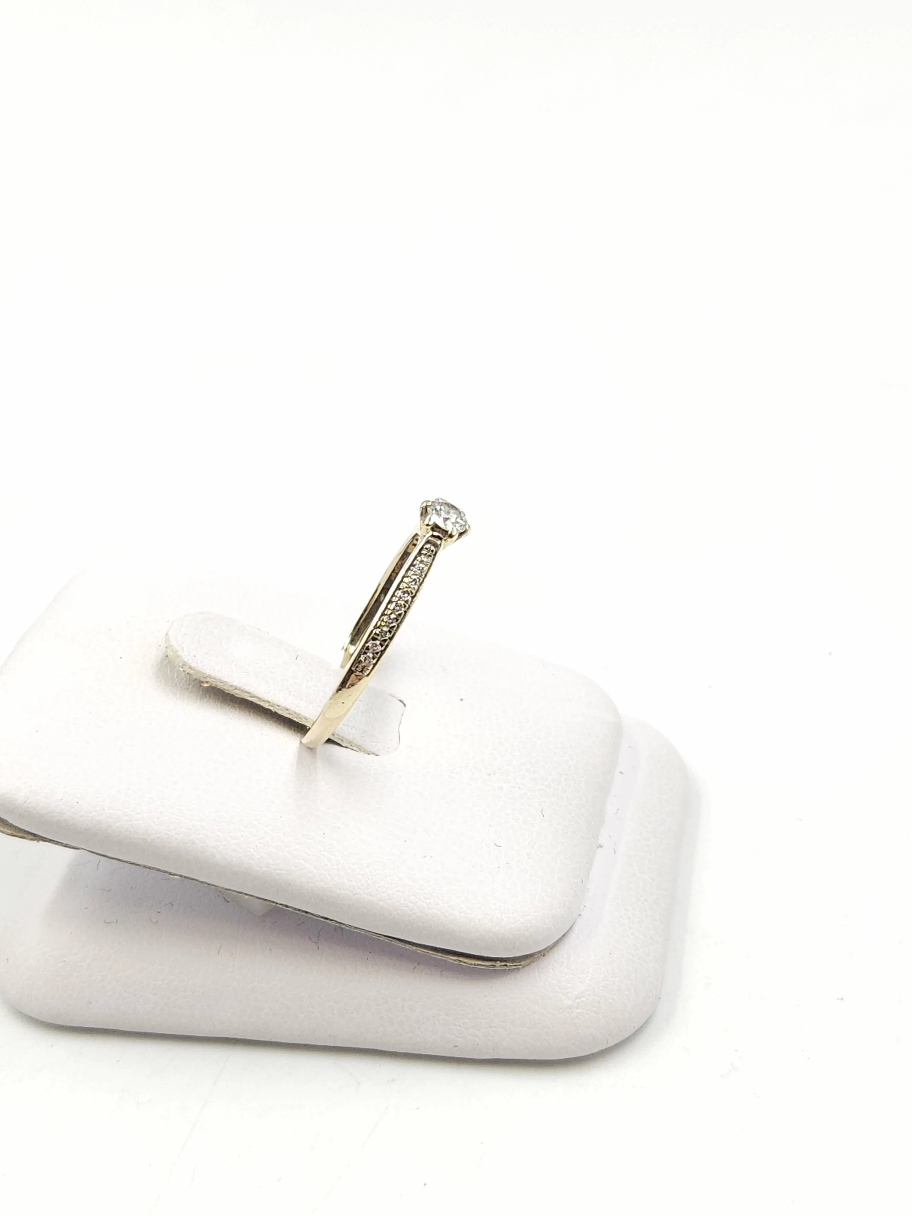 zloty-pierscionek-585-139g-r13-z-cyrkoniami-subtelny-delikatny-kamien-17088-524288