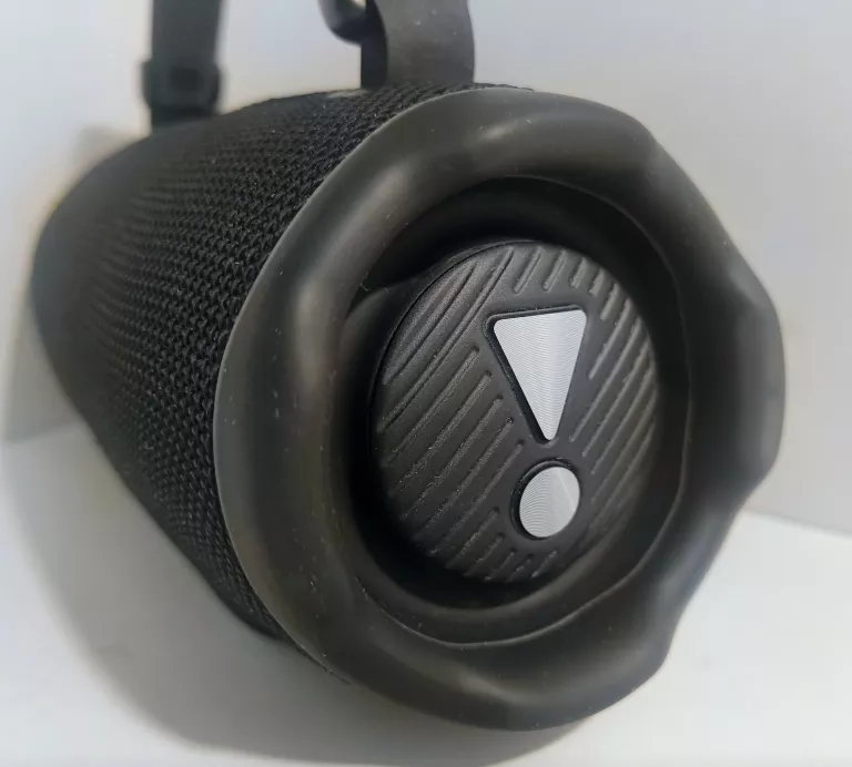 glosnik-jbl-charge-6-czarny-stan-11323-2