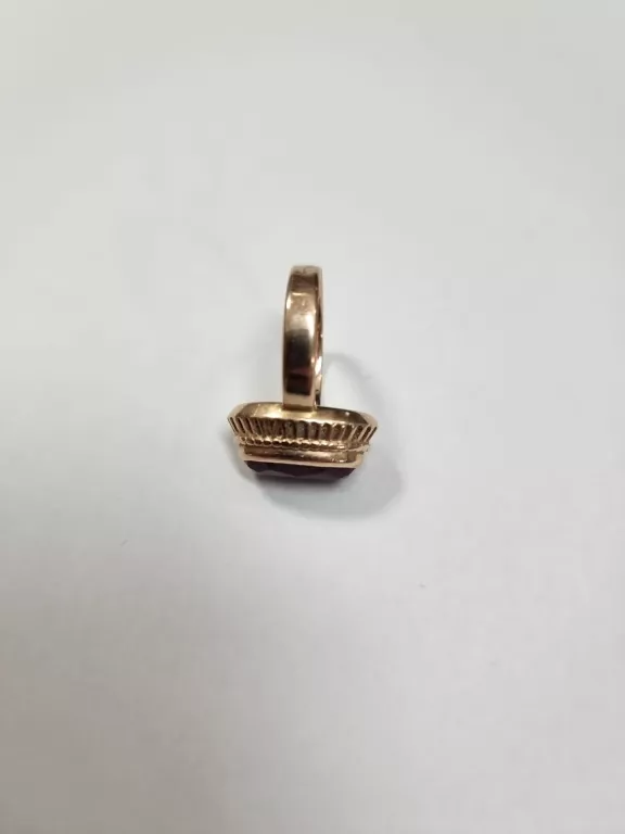 pierscionek-585-czerwone-oczko-575g-15-kamien-17088-4194304