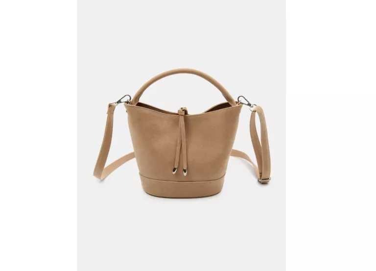 mala-torba-hobo-z-dlugim-paskiem-z-imitacji-zamszu-daszynskiego-22-wroclaw-gracja