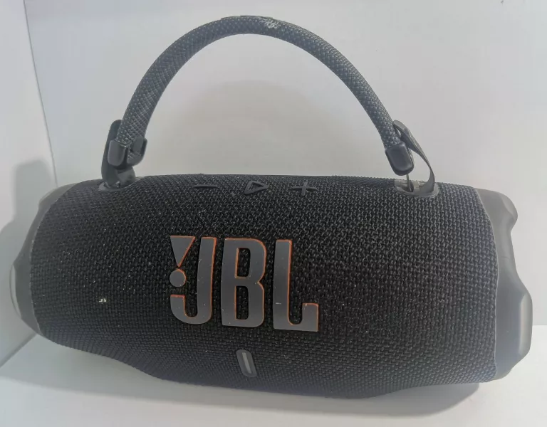 glosnik-jbl-charge-6-czarny-wojska-polskiego-112-swiecie