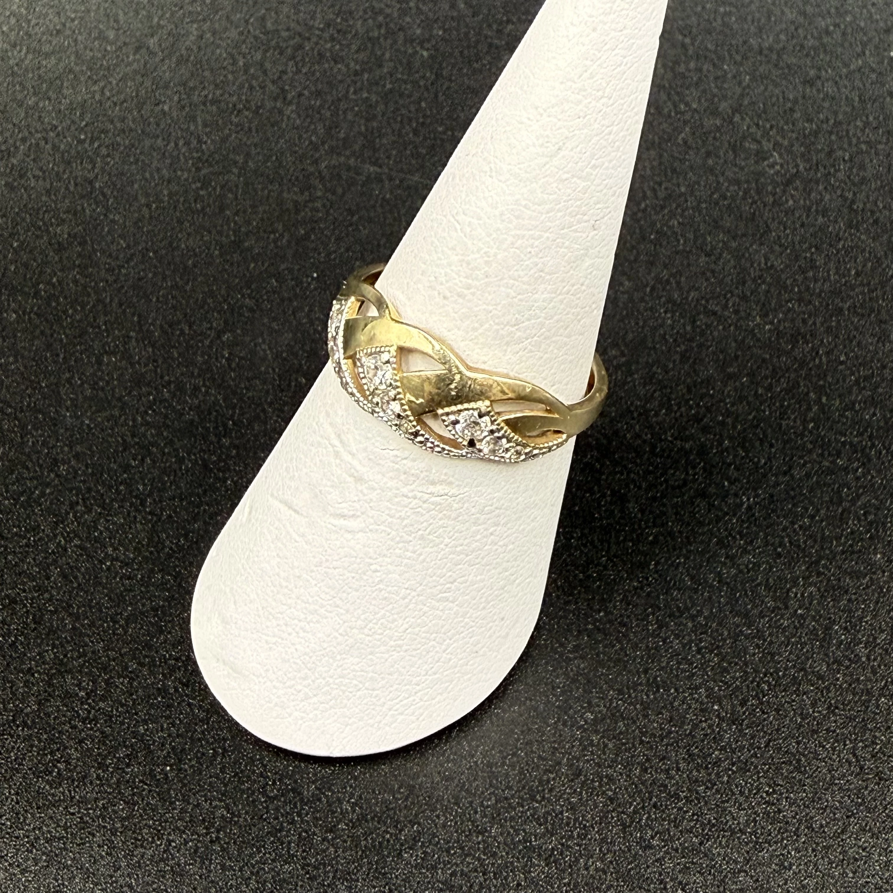 piekny-zloty-pierscionek-333-163g-r16-stan-11323-2