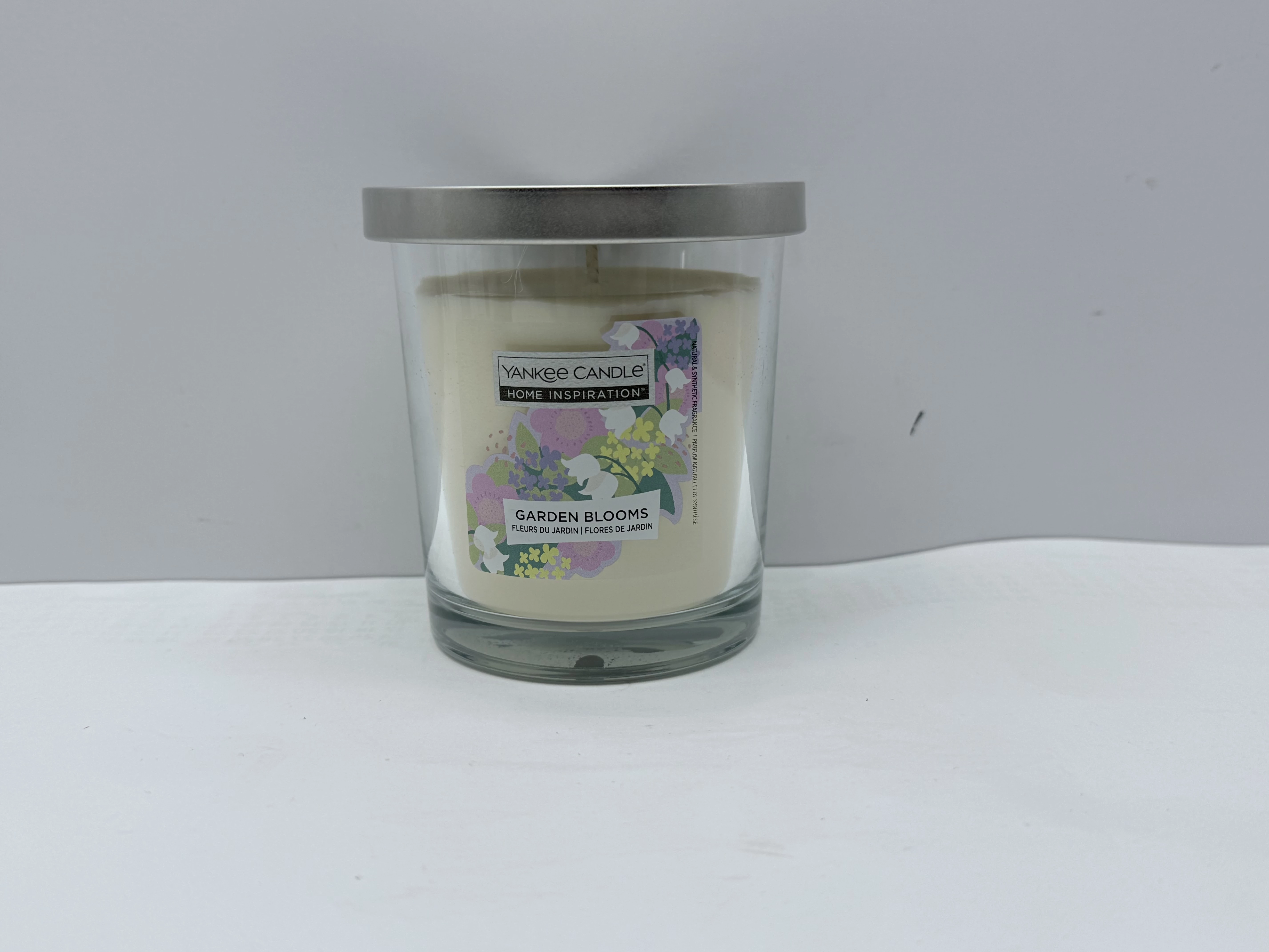 swieczka-yankee-candle-garden-blooms-200g-rynek-20-gostynin-fly