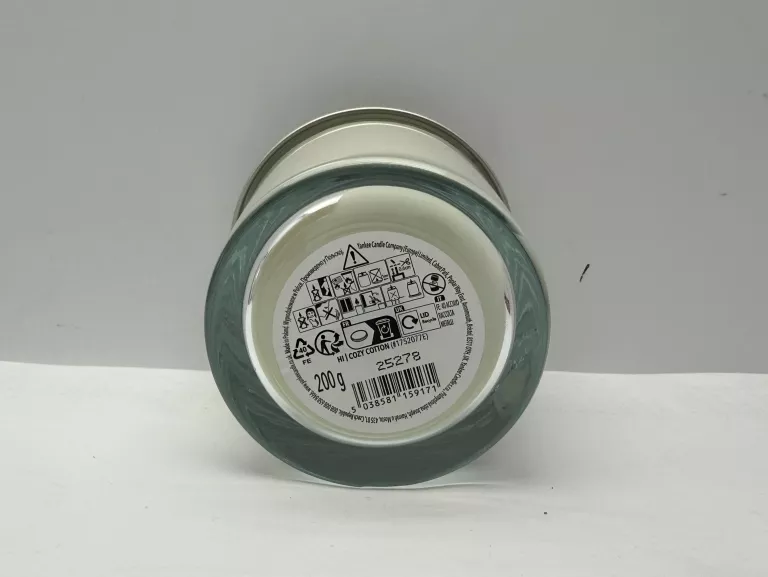 swieczka-yankee-candle-cozy-cotton-200g-ean-gtin-5038581159171