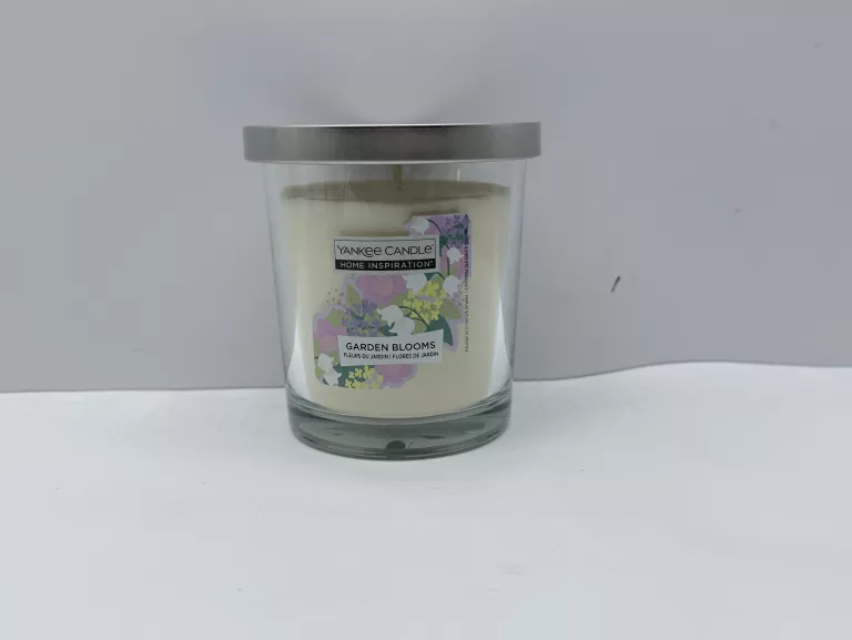 swieczka-yankee-candle-garden-blooms-200g-rynek-20-gostynin-fly